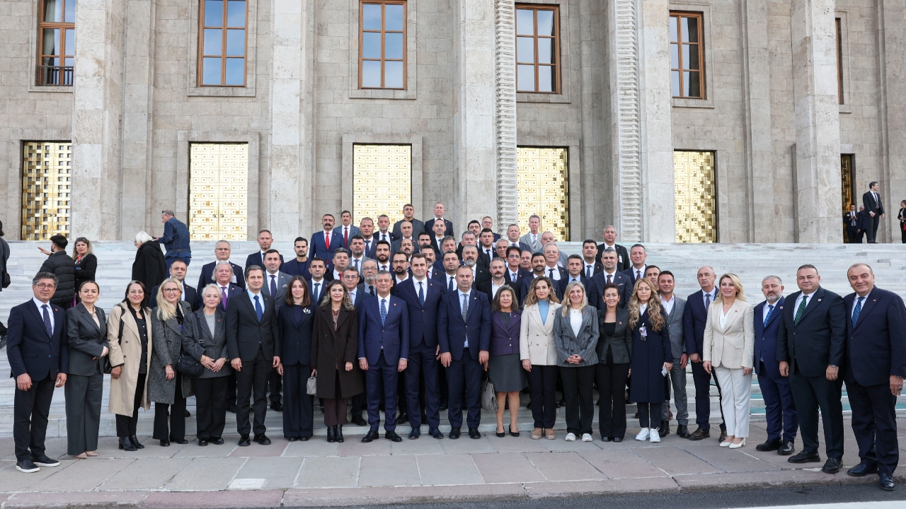 CHP İzmir'den Özel'e ziyaret: En büyük desteği İzmir verecek