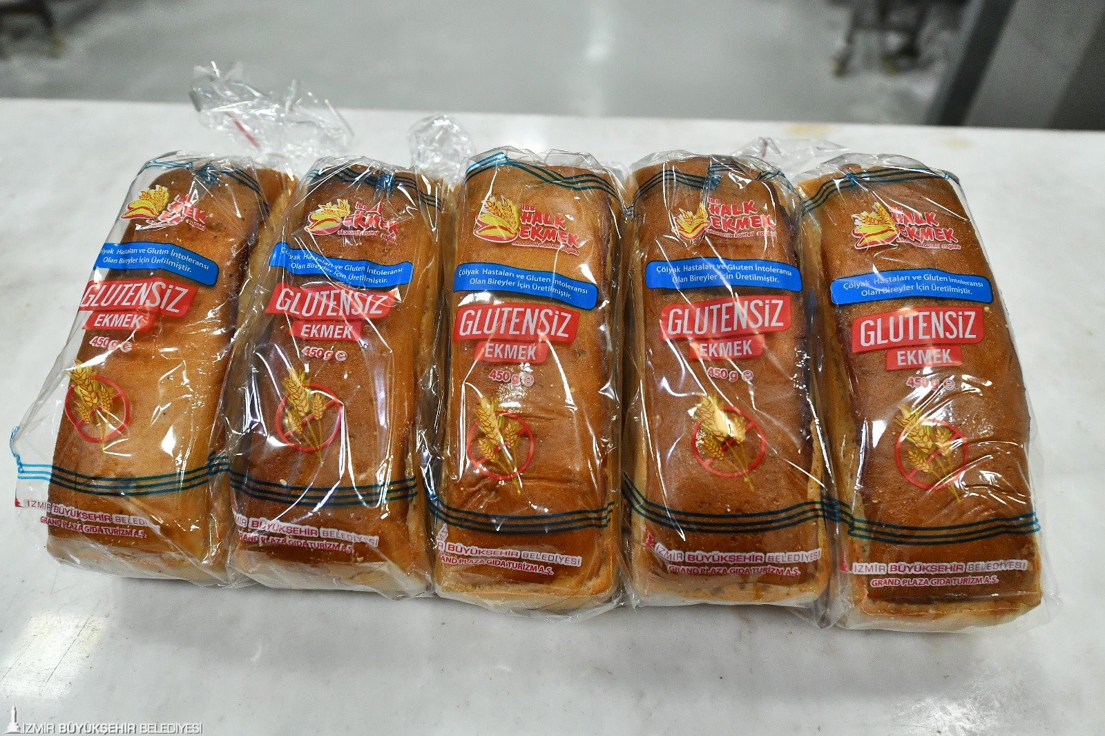 izmir-buyuksehir-belediyesinden-colyak-ve-pku-hastalarina-destek