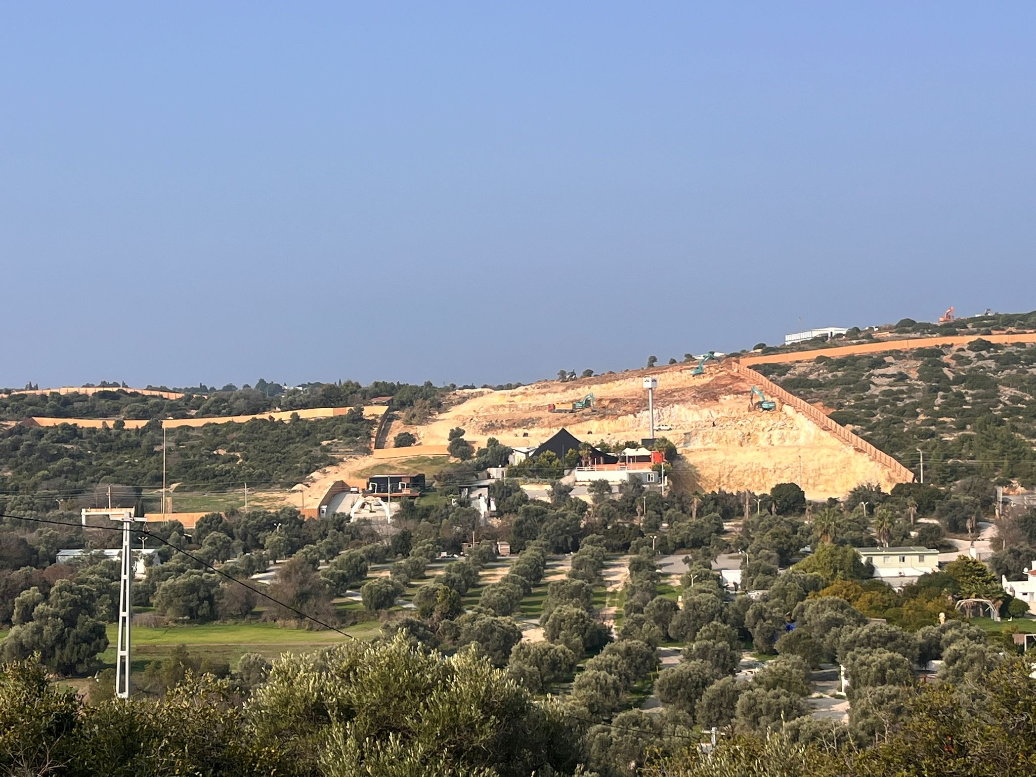 Aya Yorgi Koyu tehlikede: Mahkeme kararına rağmen inşaatlar durmuyor!