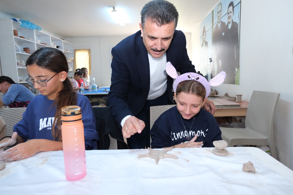 Dikili Belediyesi çocukları unutmadı