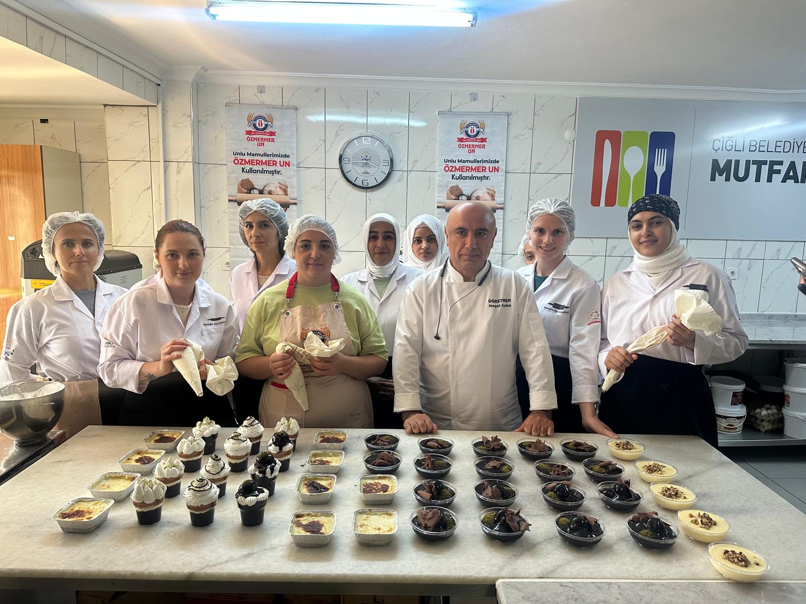 40 aday seçildi: Çiğli’de Pastacılık kursu mezun verdi