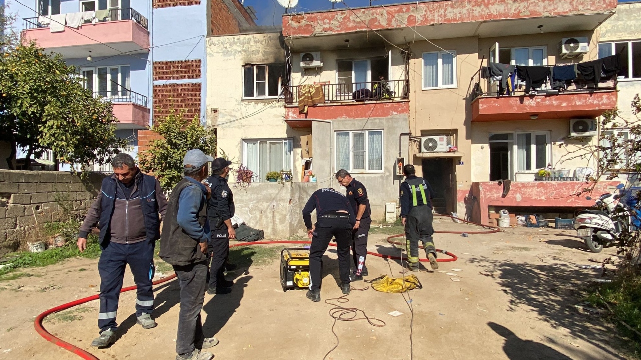 Aydın'da Evde Çıkan Yangında 18 Yaşındaki Genç Kız Öldü (1)