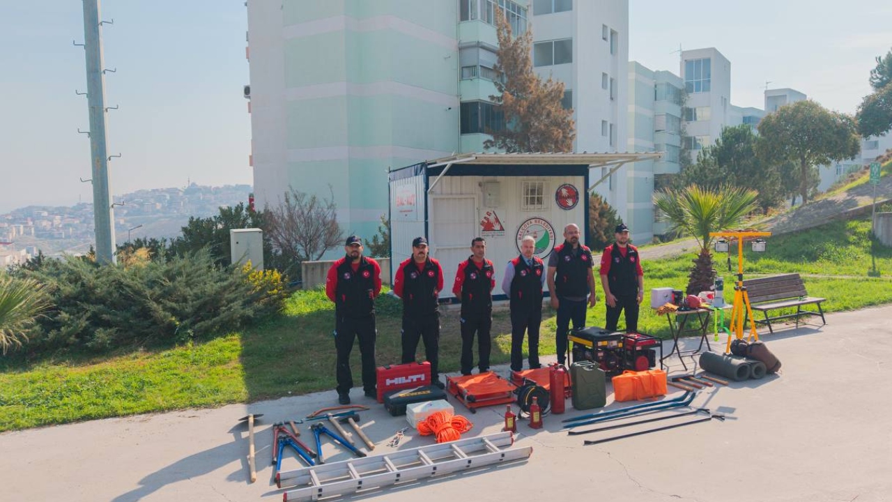 Balçova Belediyesi Afet Hazırlığı 8 Noktaya Ekipman