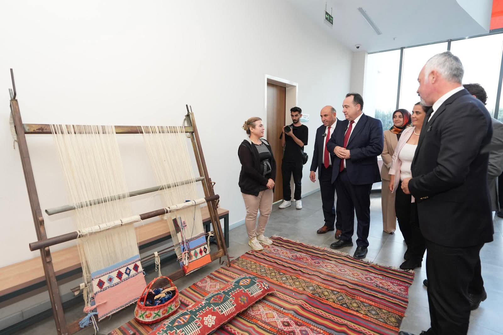 Başkan Dutlulu Sarıgöl’de Gençler, Esnaf Ve Kadın Kooperatifleriyle Bir Araya Geldi (3)