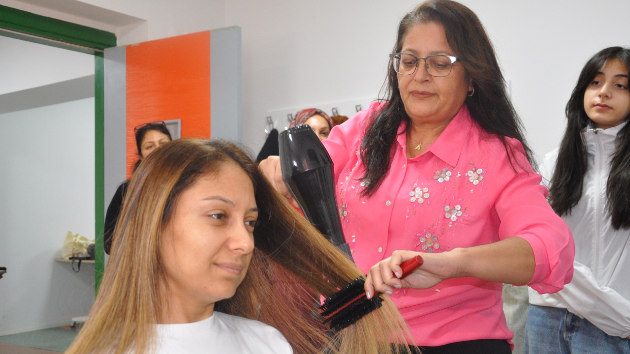 Bayındır'da Kurslara Katılan Kadınlar Meslek Öğreniyor14