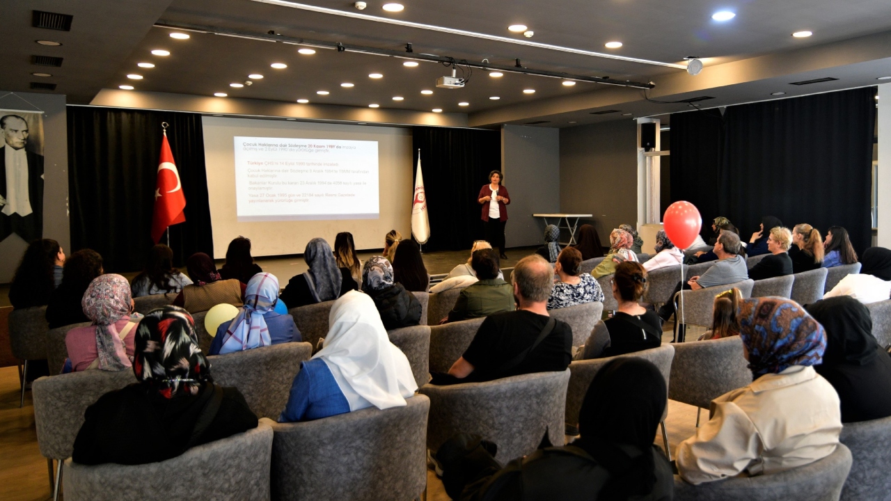 Bornova Belediyesi’nden Çocuk Hakları Için Atölyeler, Yürüyüş Ve Paneller