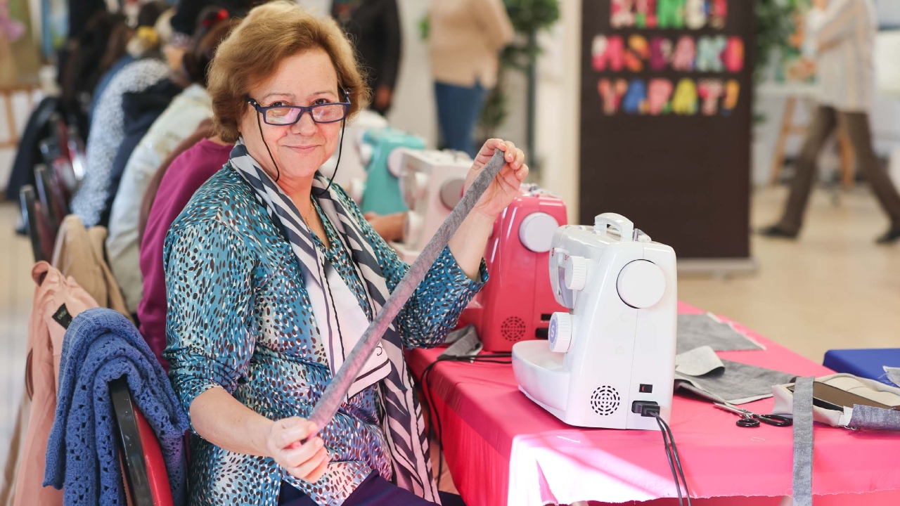 Buca’da Örnek Proje Kadınların Emeği Öğrencilere Burs Oldu (2)