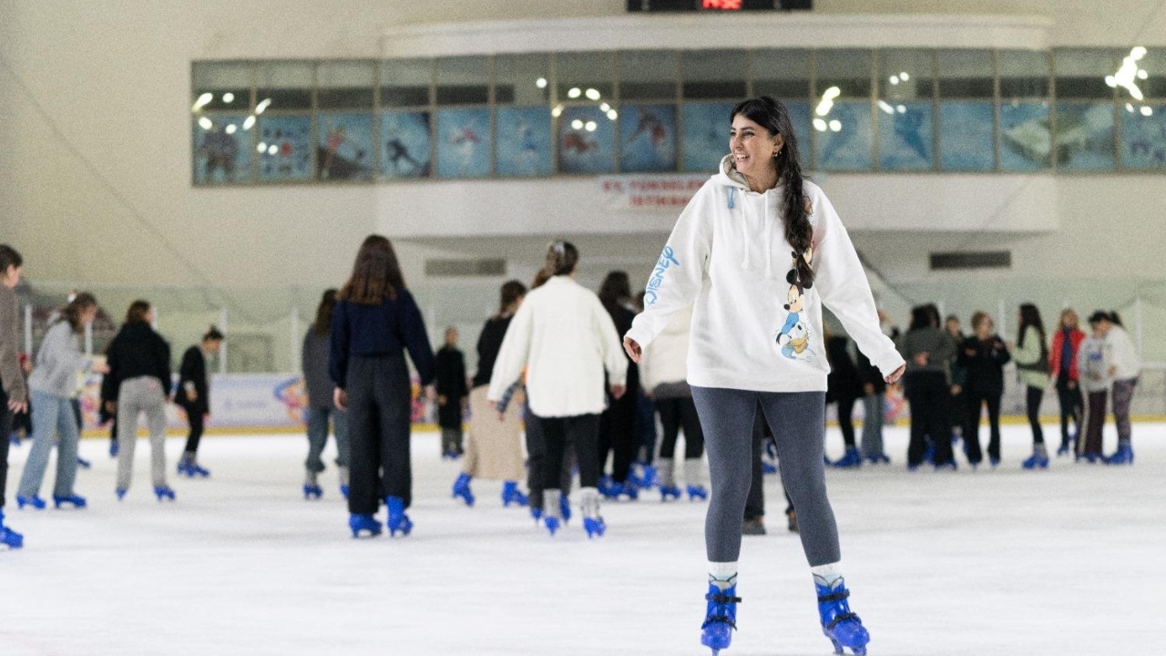 Buz Pateni Sevenler Dikkat! İzmir’de Ücretsiz Kurslar Başlıyor (2)