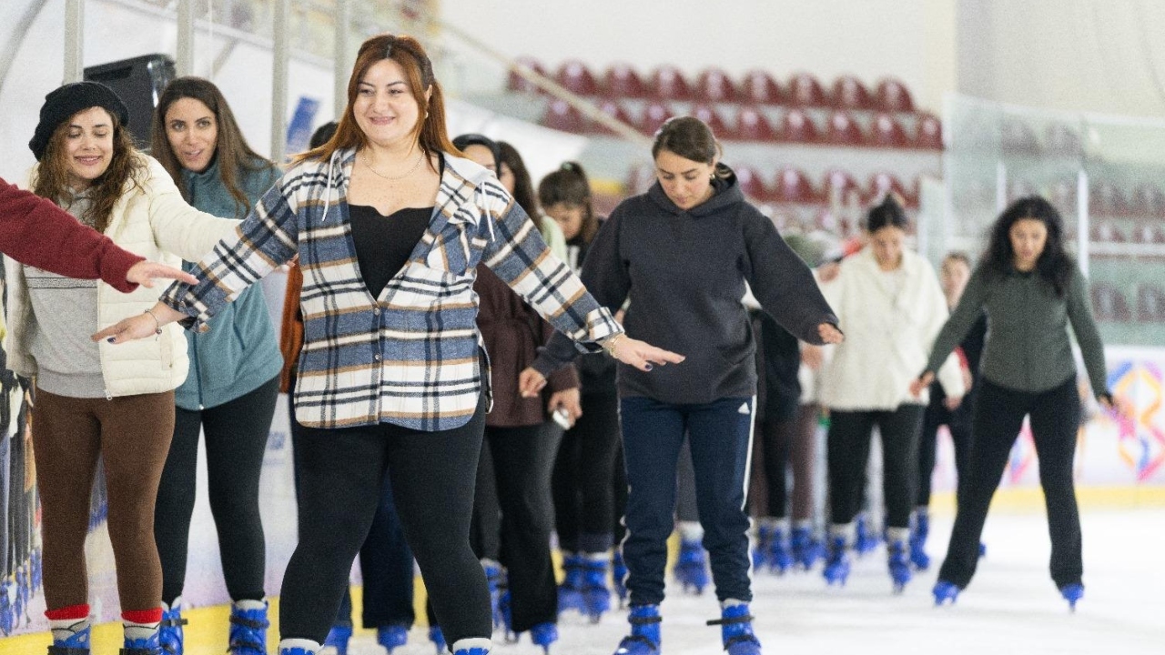 Buz Pateni Sevenler Dikkat! İzmir’de Ücretsiz Kurslar Başlıyor (3)