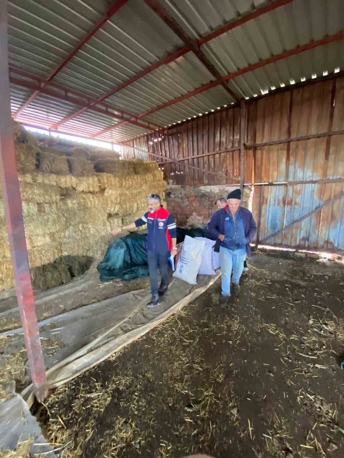 Çanakkale’de Sel Riskine Karşı Alarm Ekipler Saha Çalışmalarını Sürdürüyor (1)