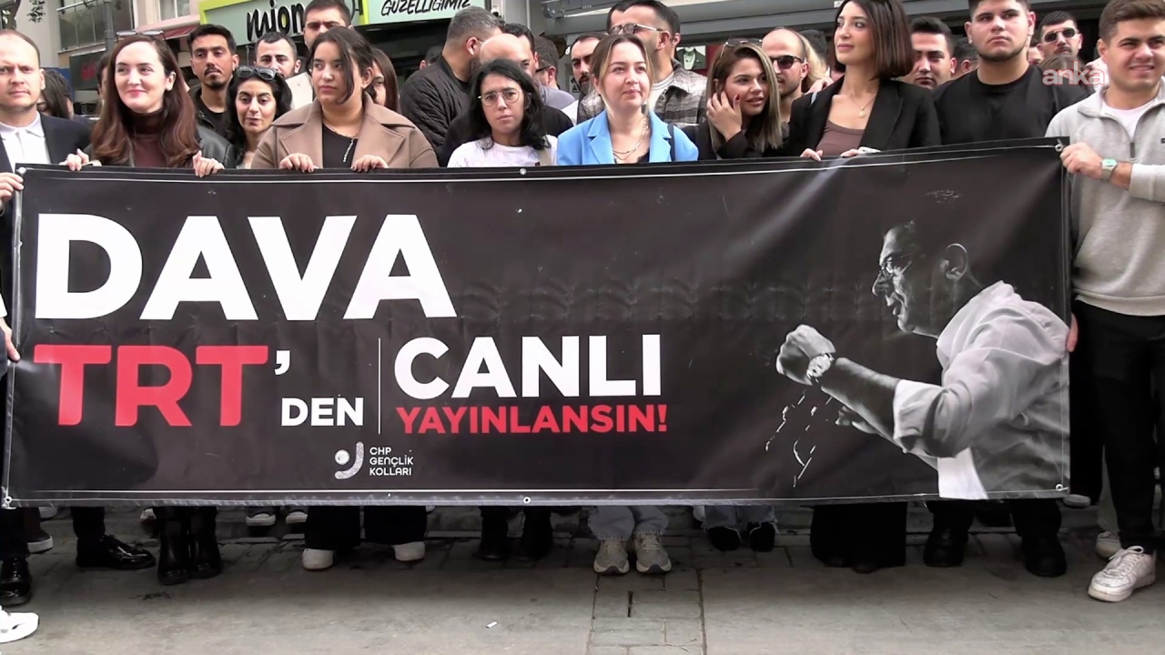 Chp İzmir Gençlik Kolları’ndan, Trt Eylemi Dezenformasyon Son Bulsun, Dava Canlı Yayınlansın (3)