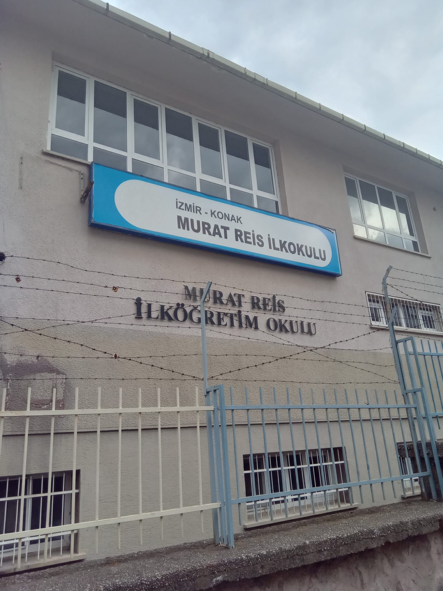 İzmir’de gökdelenler 1 yılda yükseliyor, okullar 5 yıldır yapılamıyor!