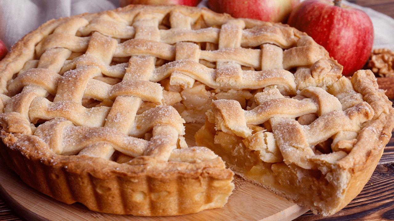 Fırın Kullanmadan 15 Dakikada Hazırlanan Elmalı Turta Tarifi (1)