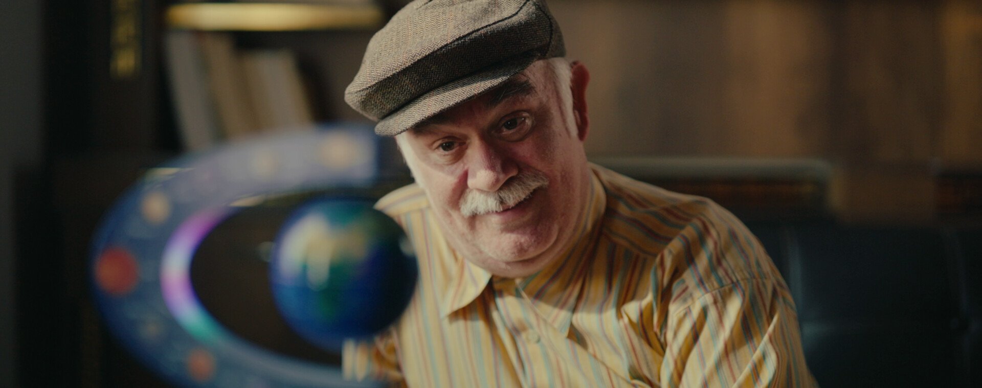 Galaksinin Tezenesi, Yönetmen Semih Ellialtı