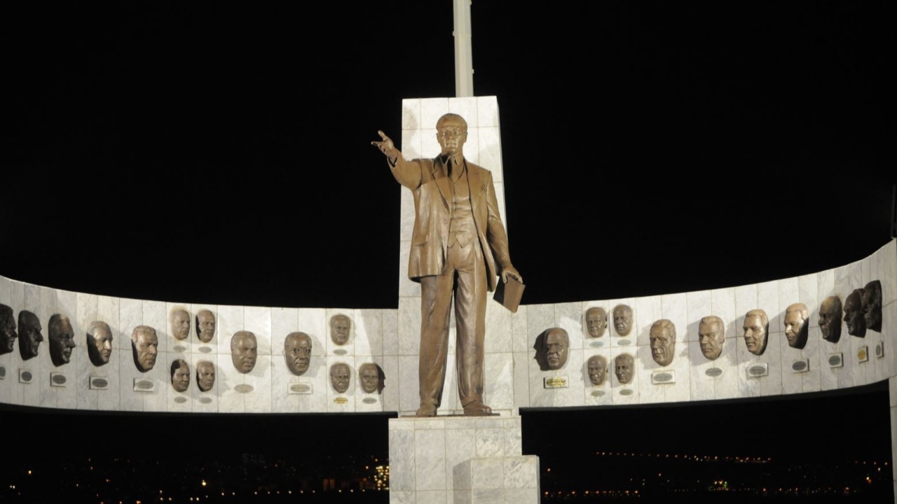 Karşıyaka’nın Anıt ve Heykelleri: Kent tarihine damga vuran eserler