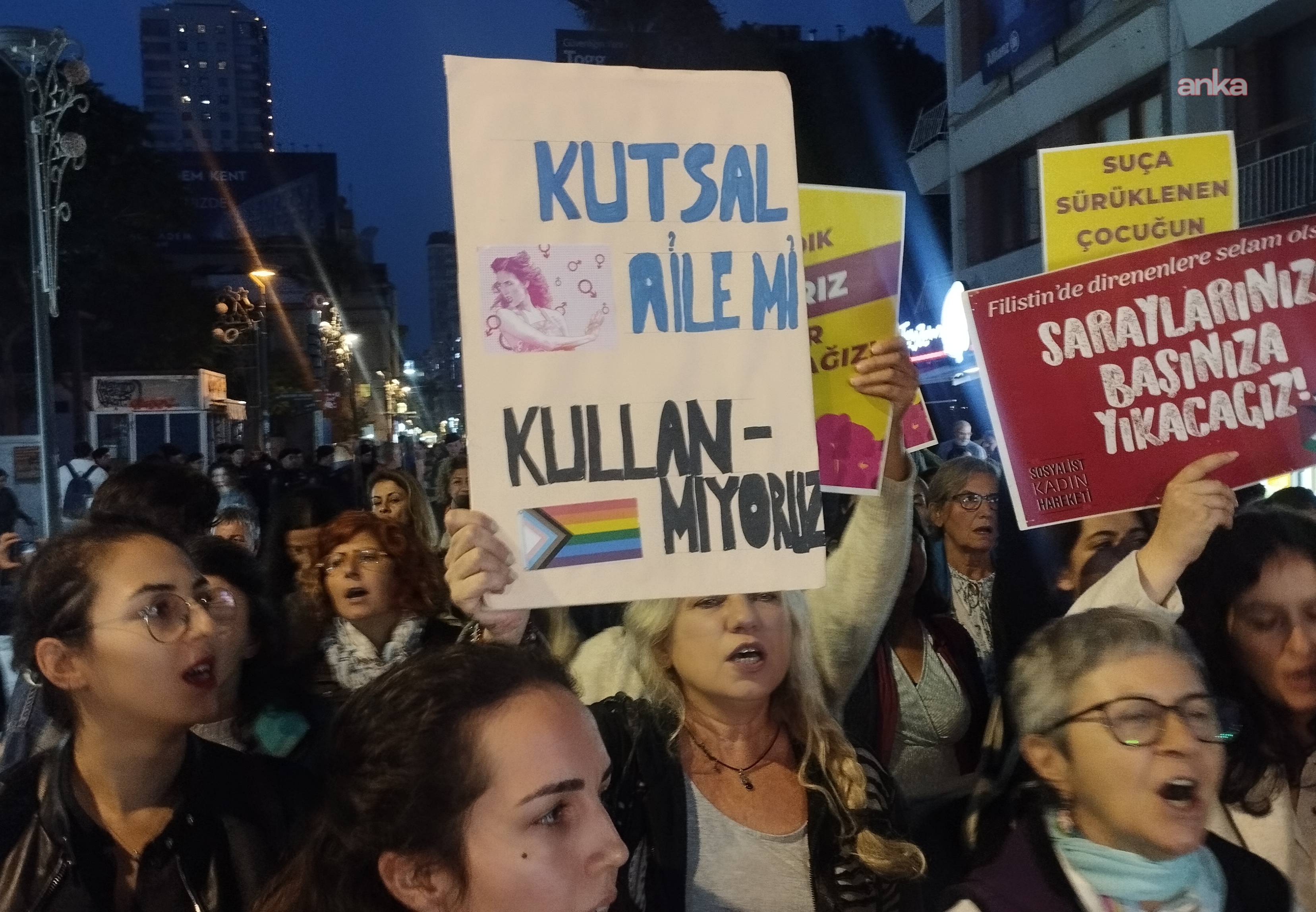 İzmir Kadın Platformu’ndan 11. Yargı Paketine Tepki Genel Ahlak Bahanesiyle Bedenlerimize Karışamazsınız (3)