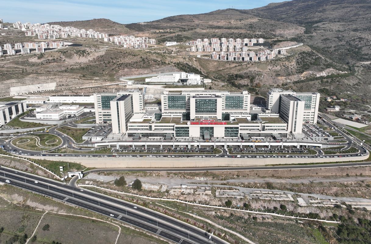 İzmir Şehir Hastanesi Kaç Kişiye Hizmet Verdi Açıklama Geldi (2)