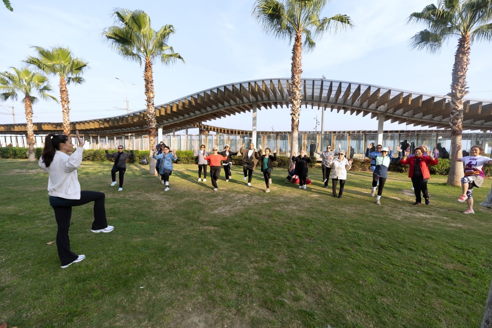 Konak’ta Açık Havada Spor Keyfi Sürüyor (3)