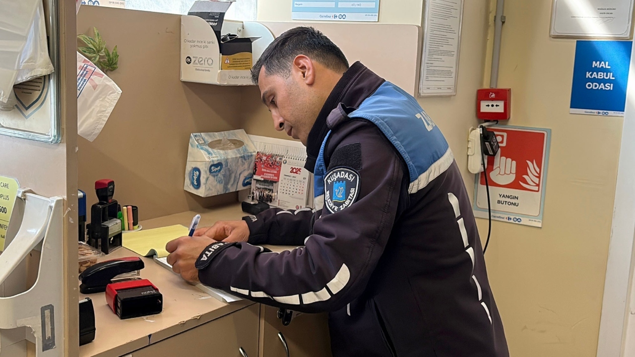 Kuşadası Belediyesi Ekipleri Kent Genelinde Denetimler Yaptı (1)