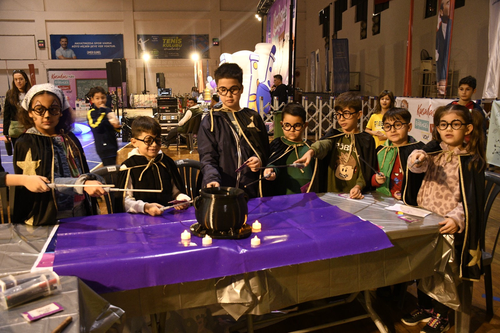 Kuşadası’nda Minikler Bilimin Sırrını Keşfetti (1)