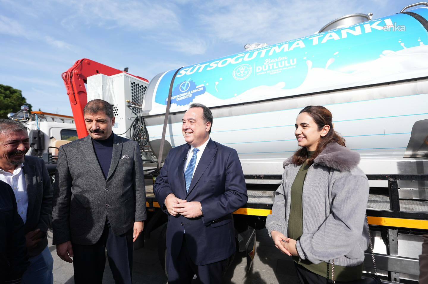Manisa’da Çiftçiye Bir Destek Daha İlk Süt Soğutma Tankı Kooperatife Teslim Edildi (2)