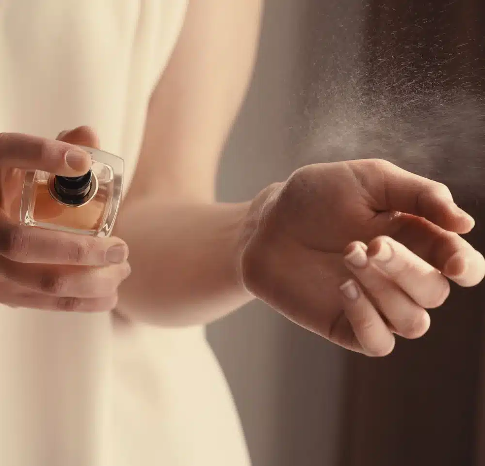 Parfümünüz Tüm Gün Kalıcı Olabilir Basit Yöntemler Ortaya Çıktı (4)