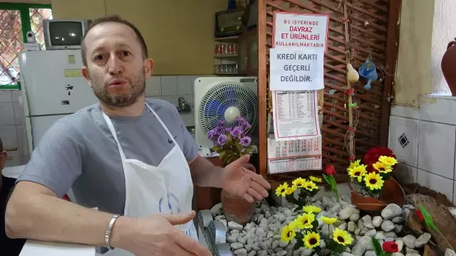 Pide Yemeye Gelip Salondaki Mezarlik Basinda Dua 19255716 7102 M