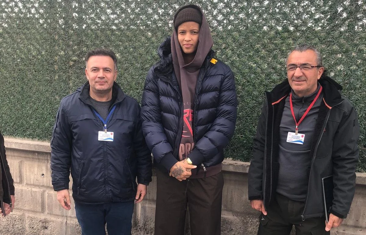 Sahalardan Sürücü Koltuğuna Voleybolun Parlayan Yıldızı Vargas Ehliyetini Aldı-1