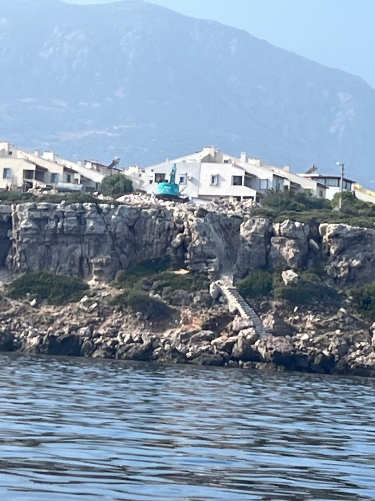 Karaburun Saipaltı'nda kıyı alanı tahrip edildi!