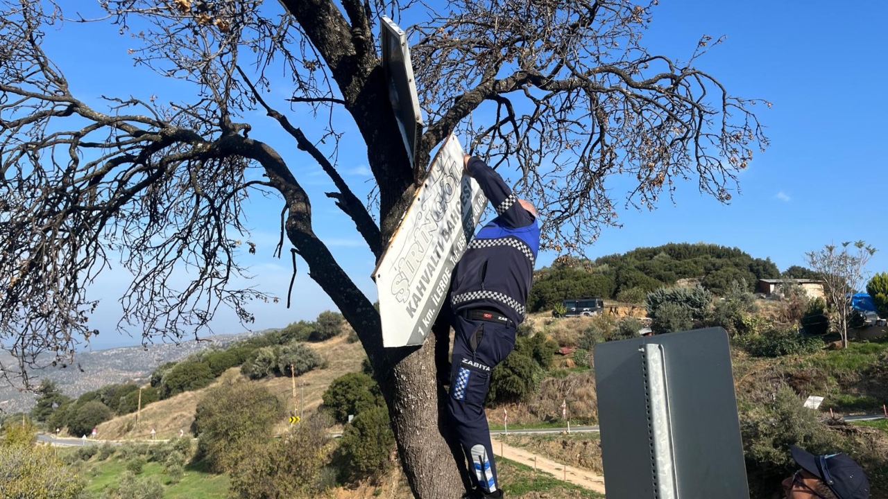 Selçuk Belediyesi’nden Denetim Kötü Tabelalar Kaldırılıyor