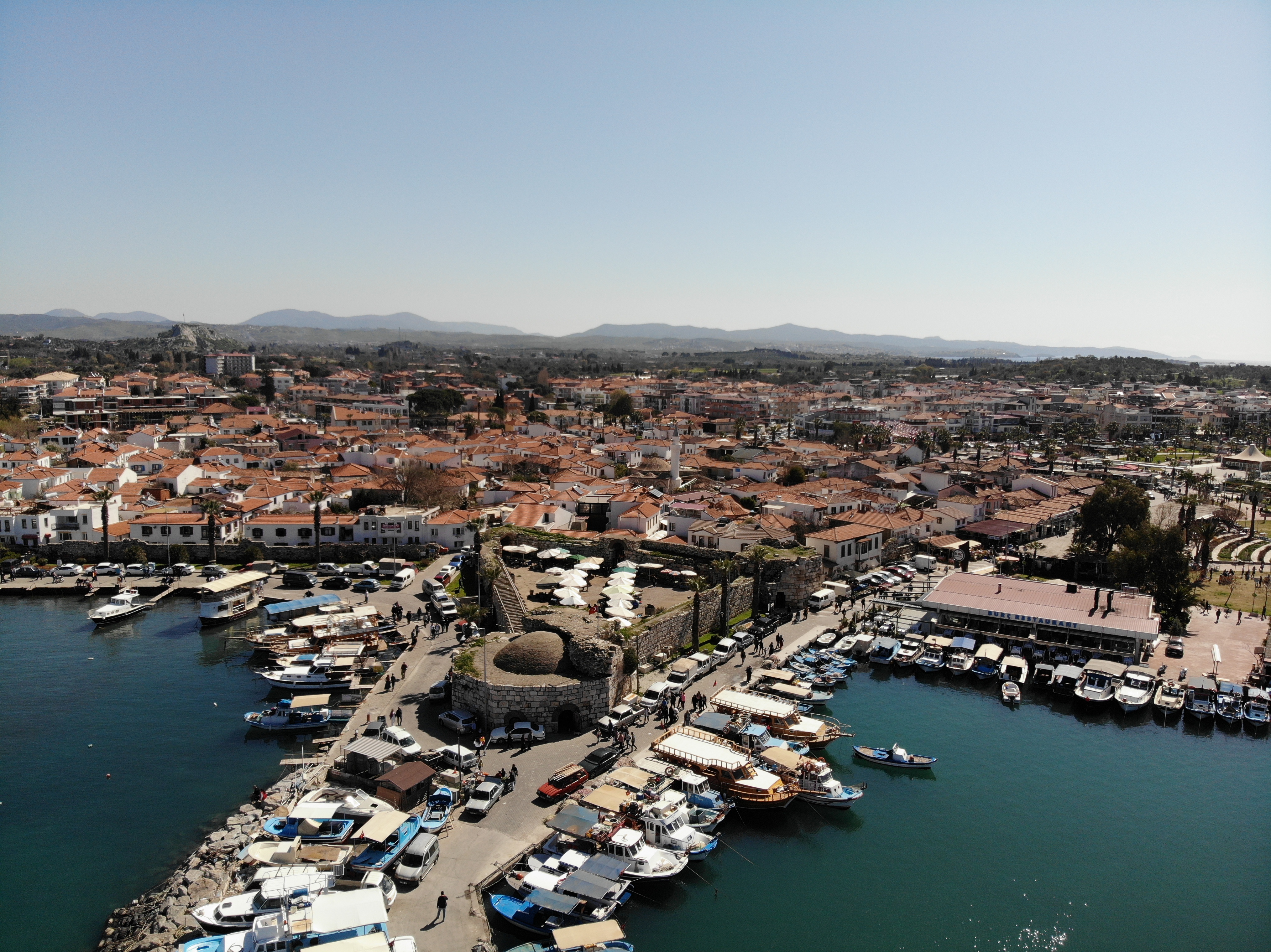 Ne İtalya’nın koyları ne Yunan Adaları: İzmir’in şirin kasabası kışın da gözde