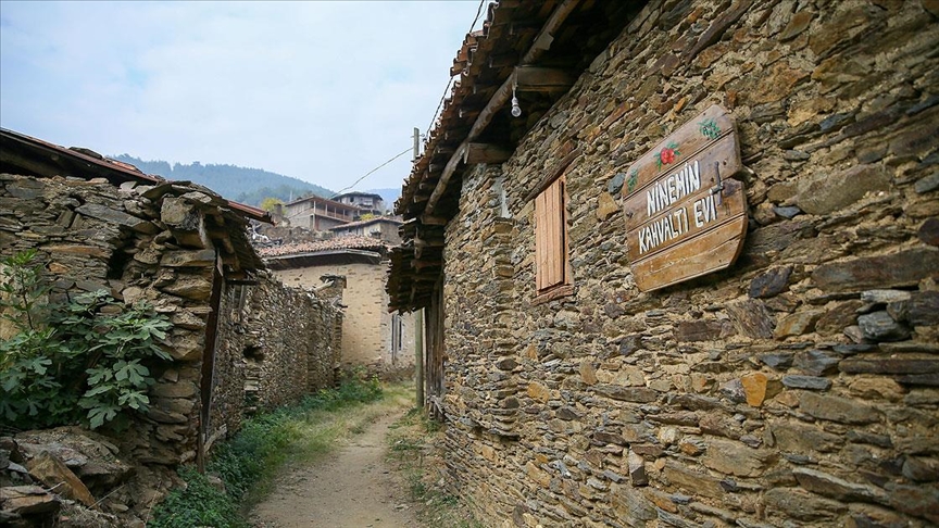 Hem ürkütüyor, hem büyülüyor: Hayalet köy Lübbey!