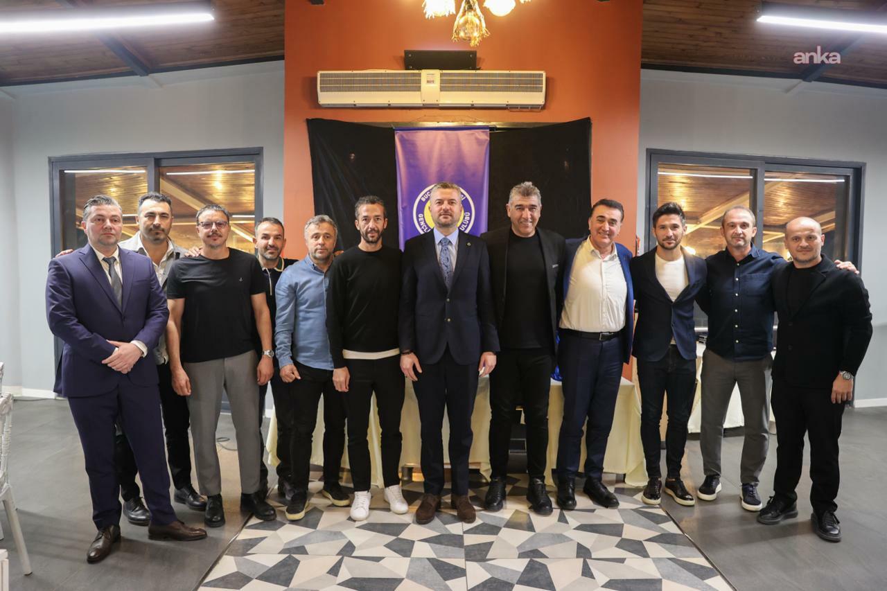 Tozlu Sahalardan Dayanışma Gecesine Buca’nın Futbol Yıldızları Buluştu (1)