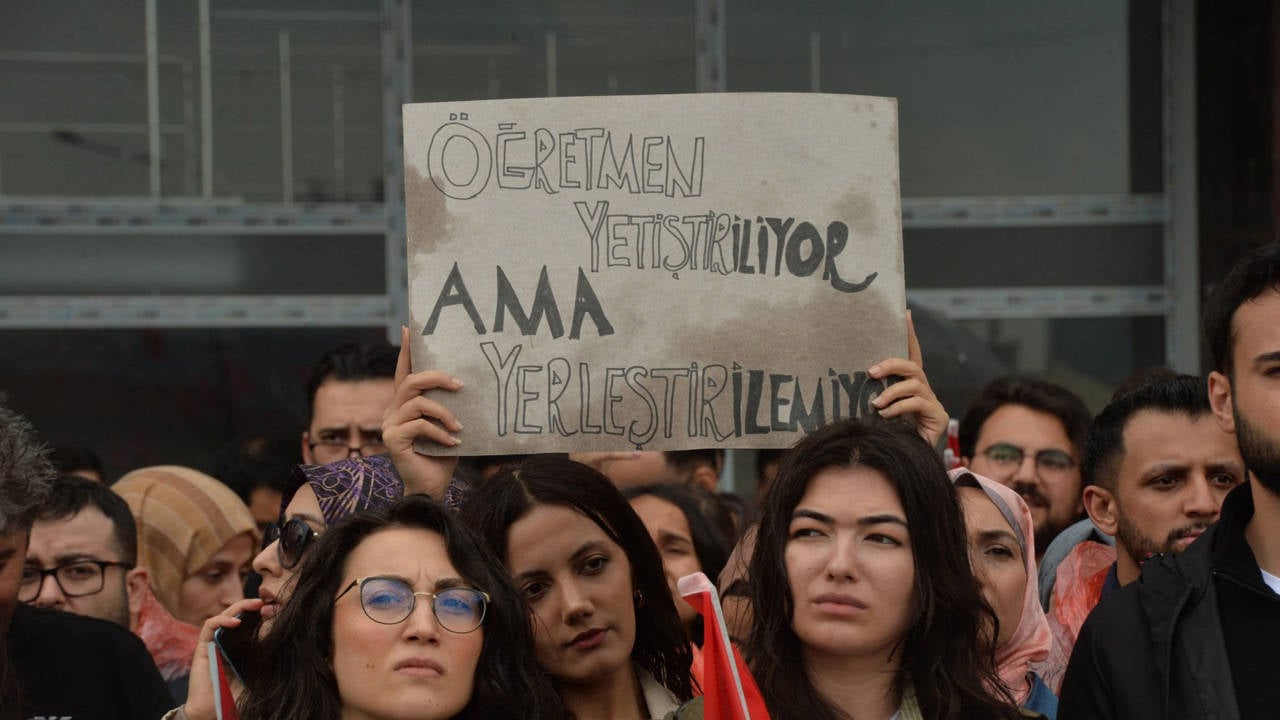 Eğitim Sen: Hamasi nutuk değil çözüm istiyoruz!