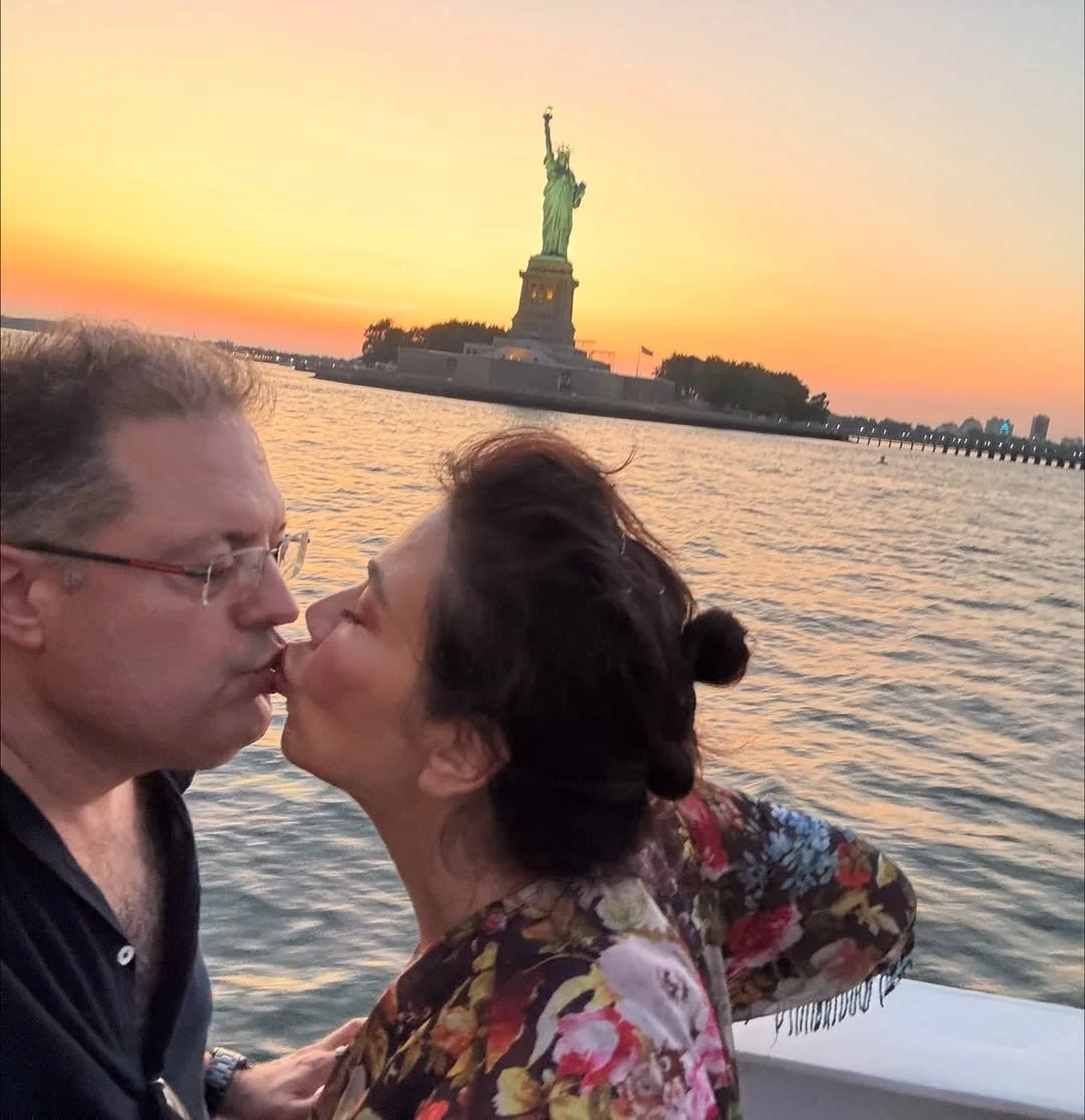 Ünlü Oyuncu Gençlik Aşkıyla 30 Yıl Sonra Yeniden Bir Arada (2)