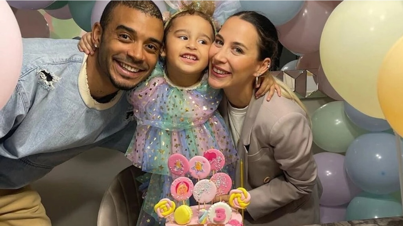 Yasak Aşk Evliliğini Bitirmişti! Efecan Dianzenza Eski Eşine Şarkı Yaptı