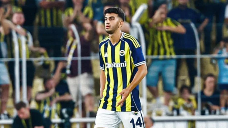 Yiğit Efe Demir Kimdir Fenerbahçeli Futbolcu Yiğit Efe Demir Kaç Yaşında (1)