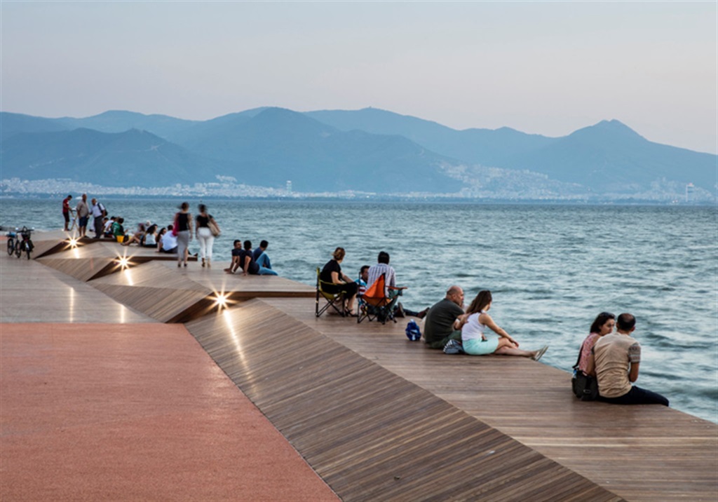 İzmir’de yürüyerek keşfedilecek 7 keyifli mahalle