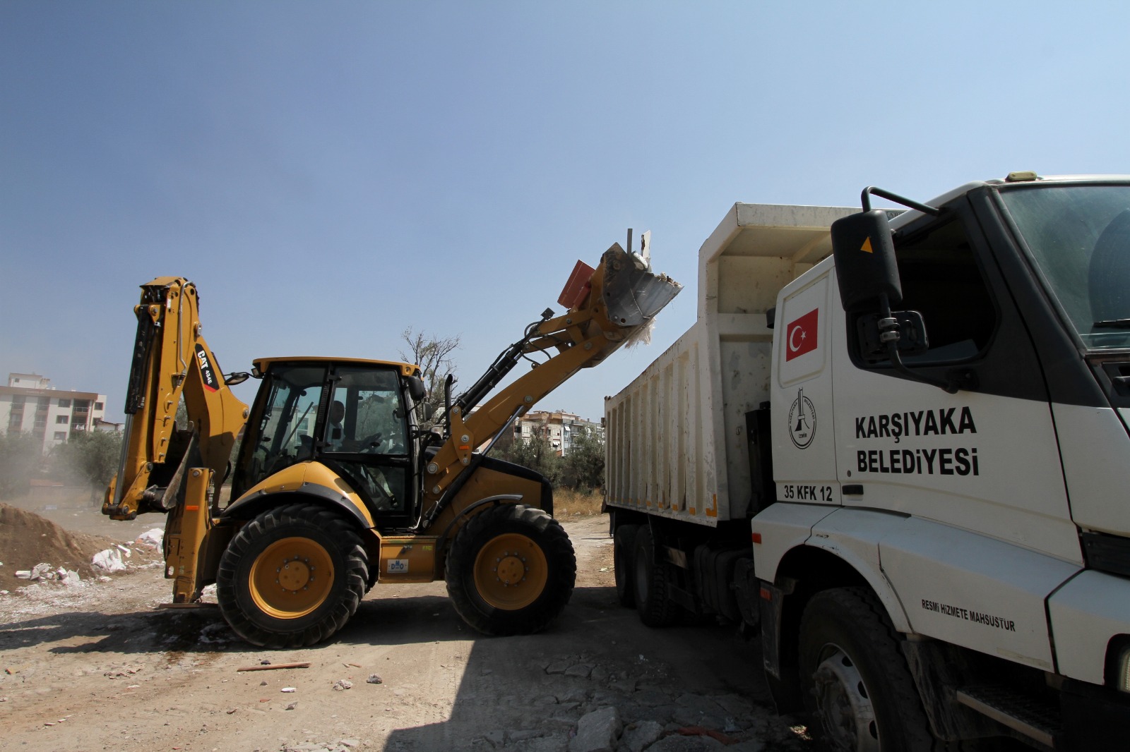 Karşıyaka Belediyesi’nde örnek çalışma: 1 yılda 76 bin sorun çözüldü