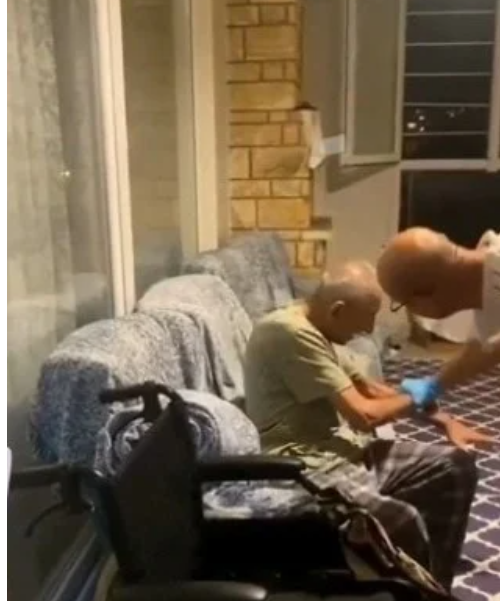 Huzurevinde skandal olay: Yaşlı adamı eldiven takarak dövdü!