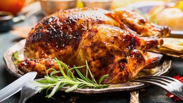 Bir yılbaşı klasiği: Hindi pişirmenin püf noktaları!