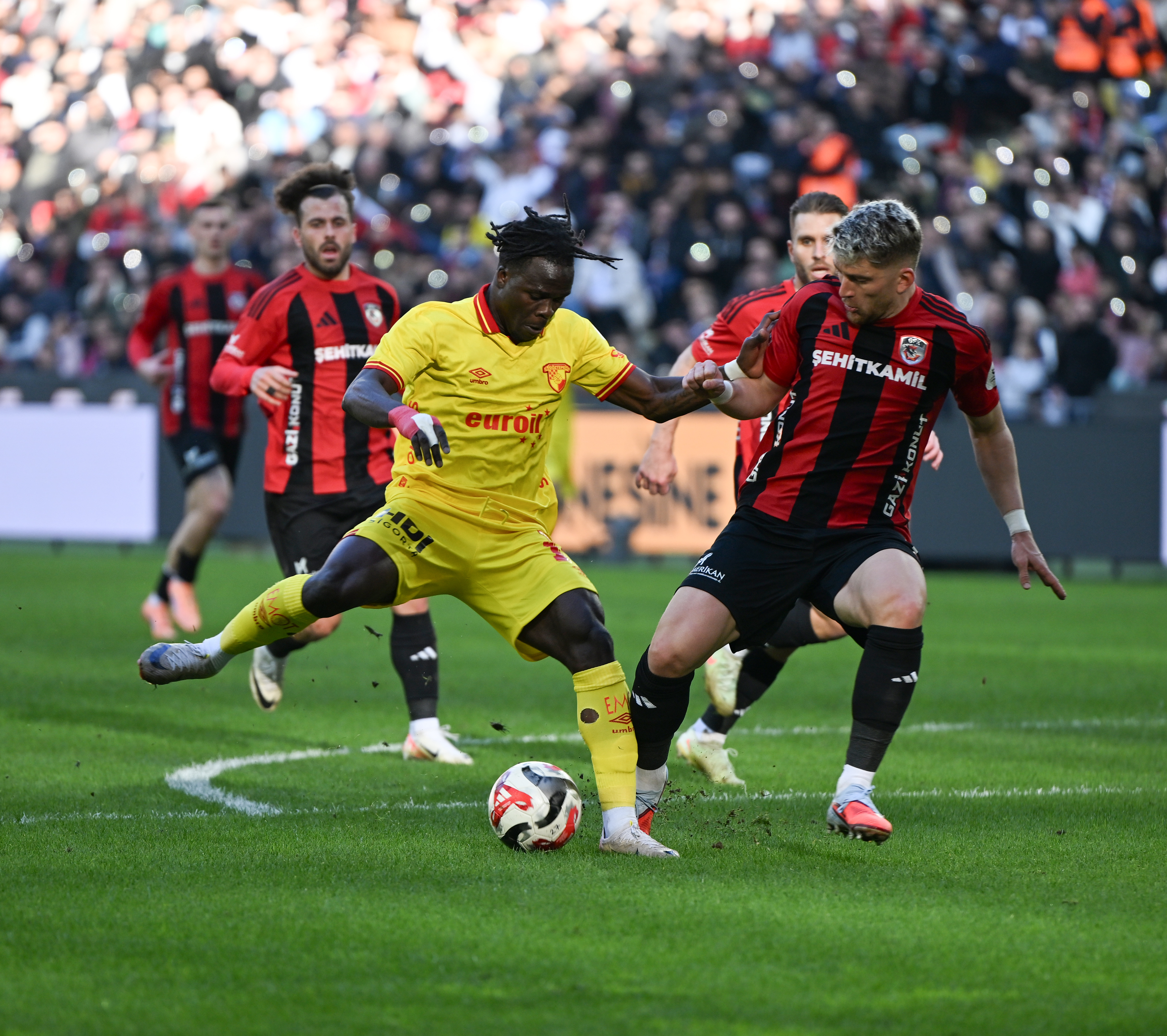 Göztepe Avrupa aşkına: Gaziantep’te tek gollü galibiyet