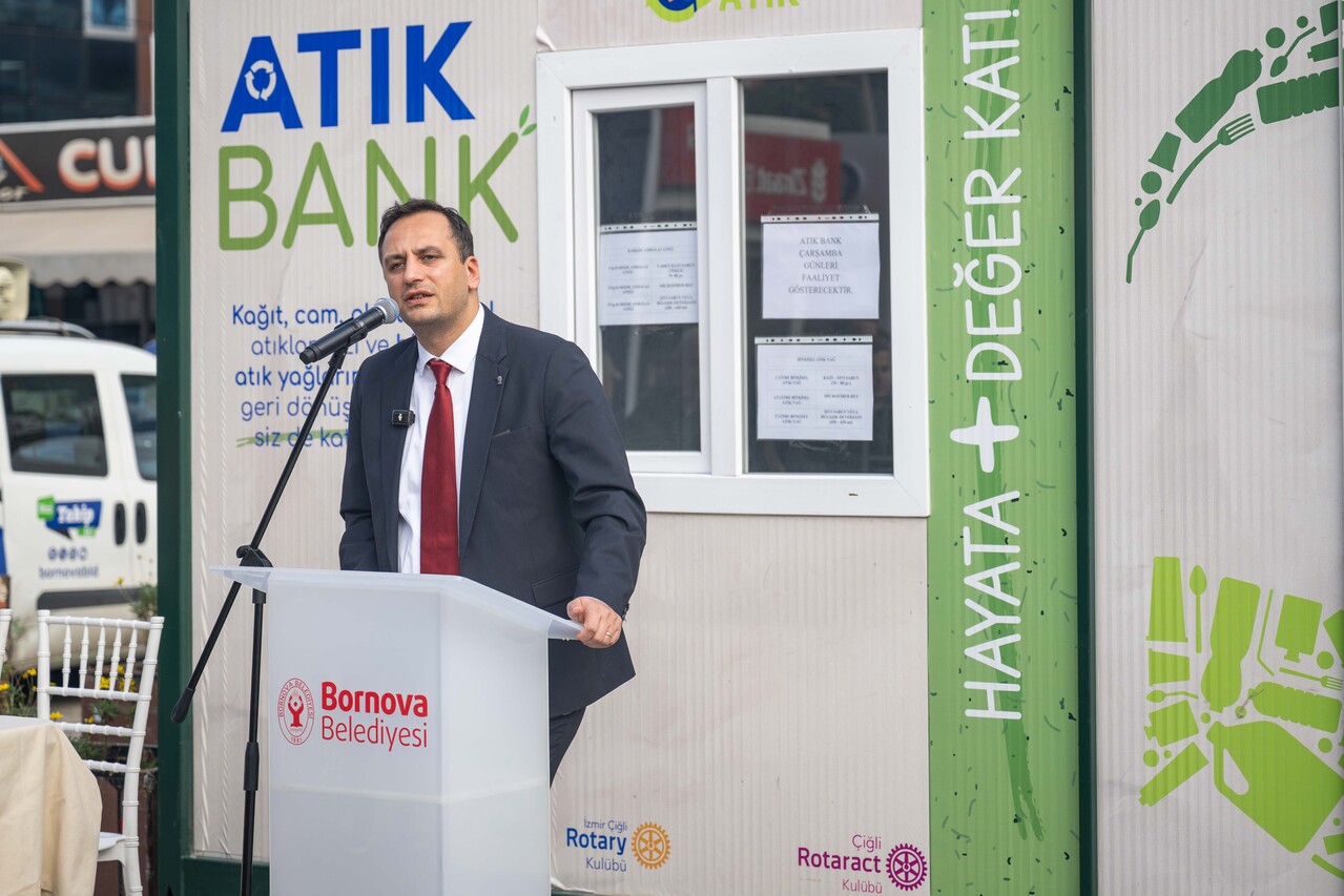 İzmir’de bir ilk: Atık Bank projesi Bornova’da hayata geçti-1