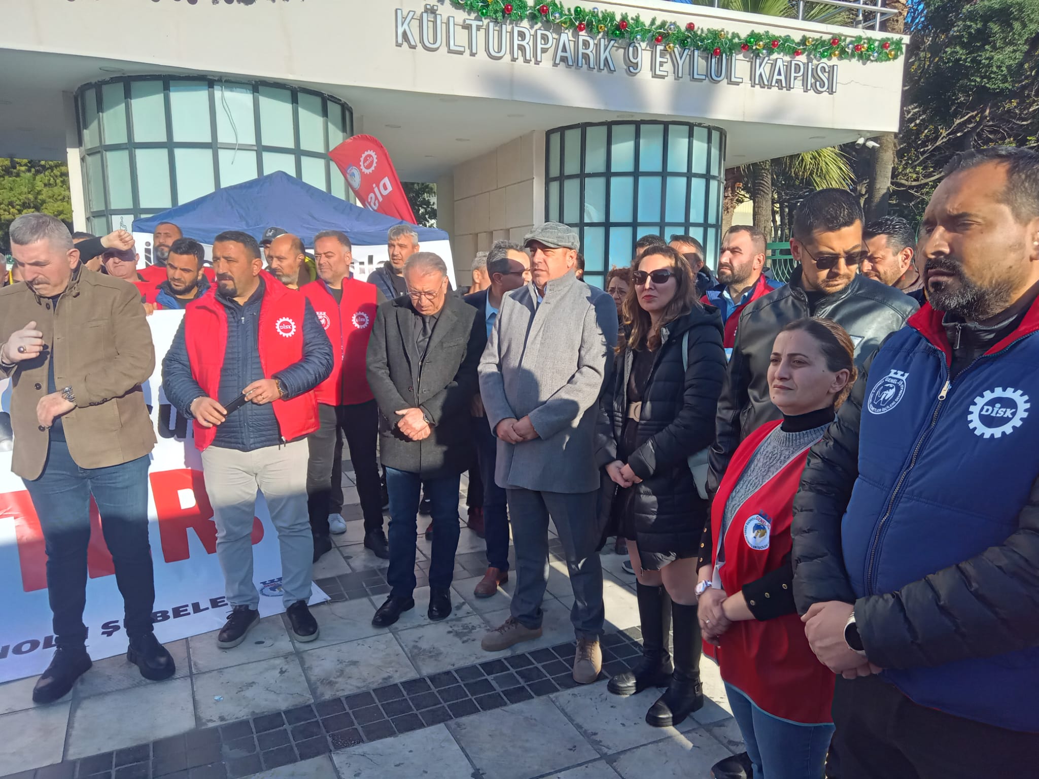 Emek bileşenlerinden DİSK çadırına dayanışma ziyareti Bu ucube havuz sisteminden derhal vazgeçin!