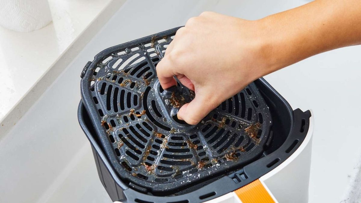 Airfryer’ınız Hep Temiz Kalsın İşte Bilmemeniz Gereken Temizlik Sırları! (1)