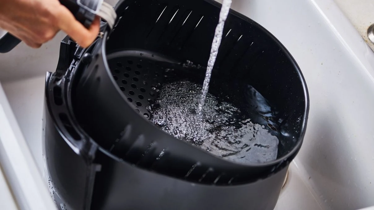 Airfryer’ınız Hep Temiz Kalsın İşte Bilmemeniz Gereken Temizlik Sırları! (2)