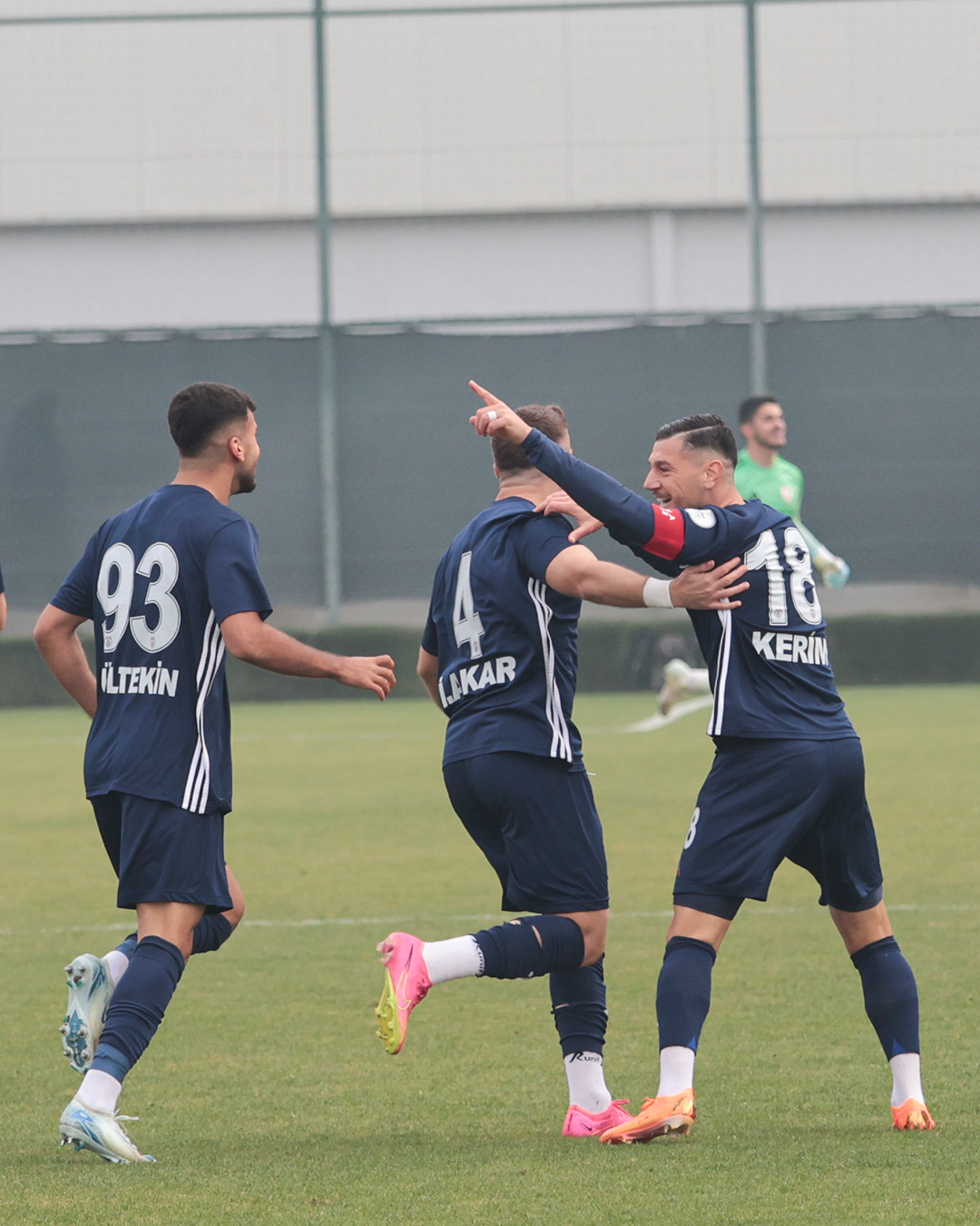 Olaylı sezona kısa bir ara: İzmir takımlarının ilk yarı karnesi!