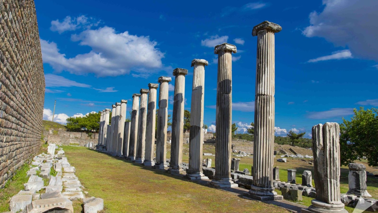 İzmir’in en büyük ilçesi tarihi ve doğasıyla büyülüyor