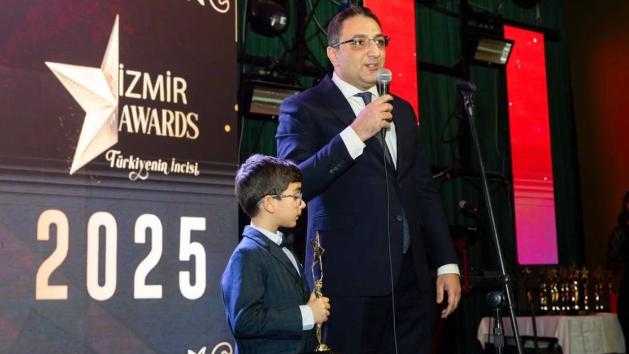 Balçova Belediyesi 2025 İzmir Yılın Enleri’nde Zirvede En Iyi Ilçe Belediyesi Ödülü