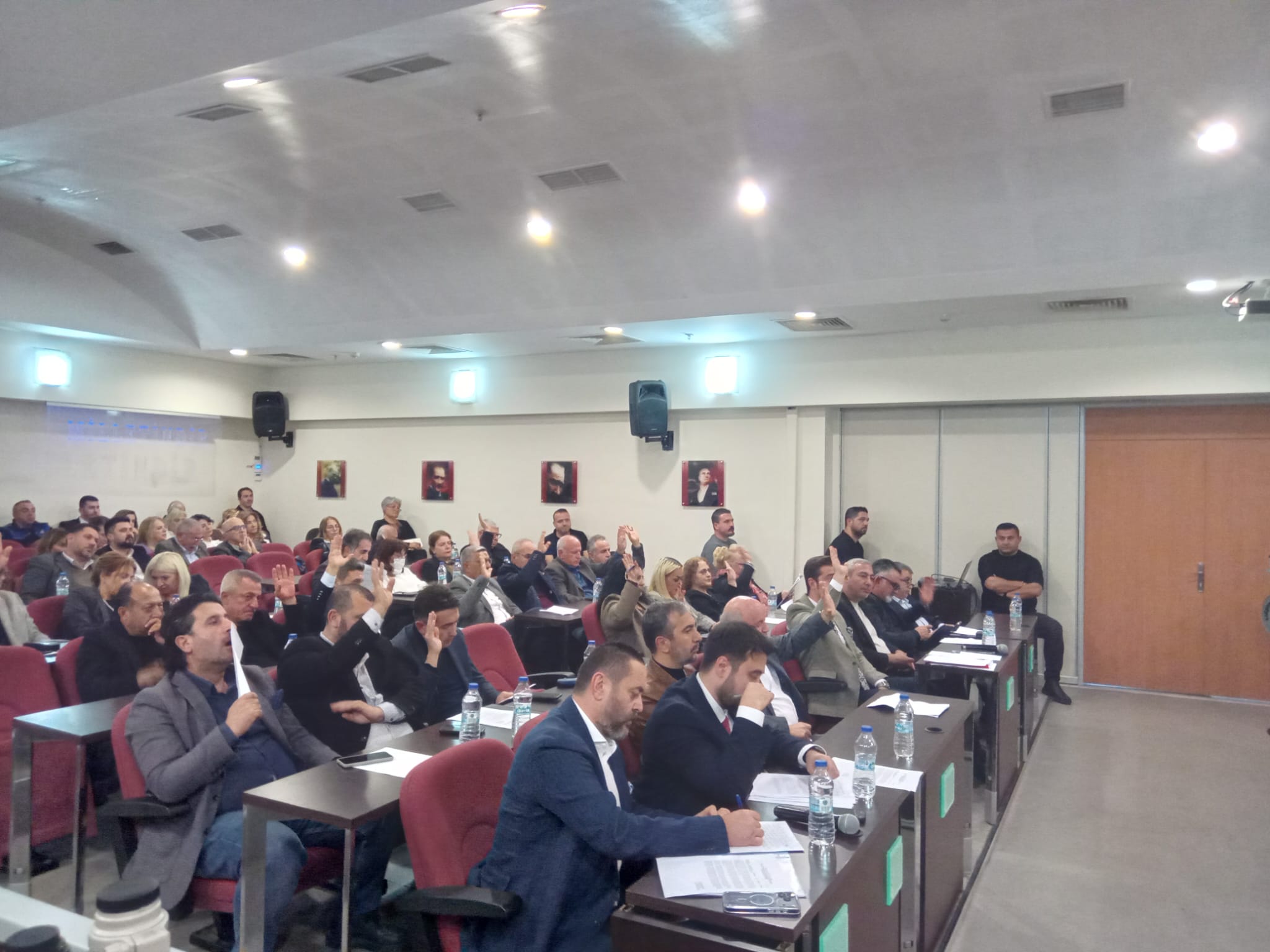 Başkan Yıldız Ünsal Meclis Toplantısında Konuştu Karşıyaka Yalnız Bir Belediye (1)